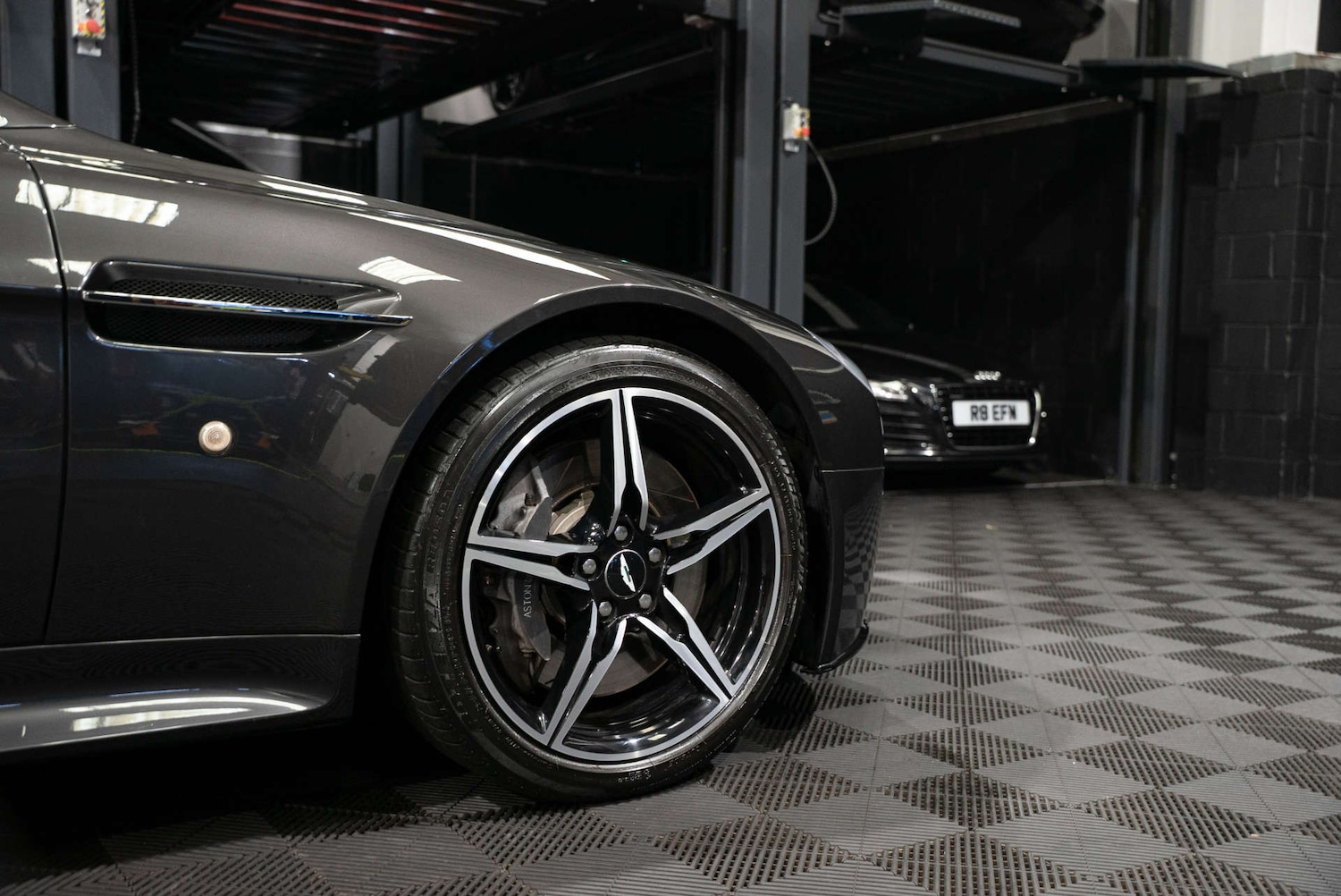 Used Aston Martin Vantage 2016 for sale - 77249080: Photo 15