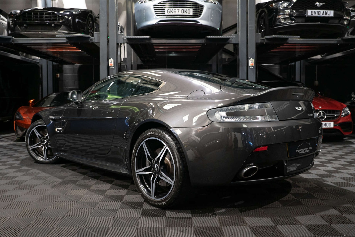 Used Aston Martin Vantage 2016 for sale - 77249080: Photo 2