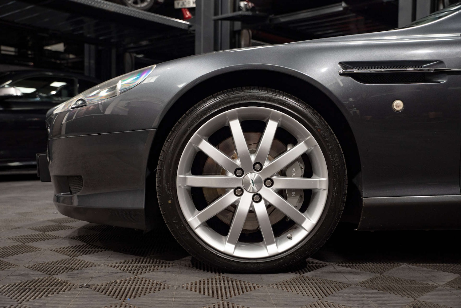 Used Aston Martin DB9 2005 for sale - 77704048: Photo 11