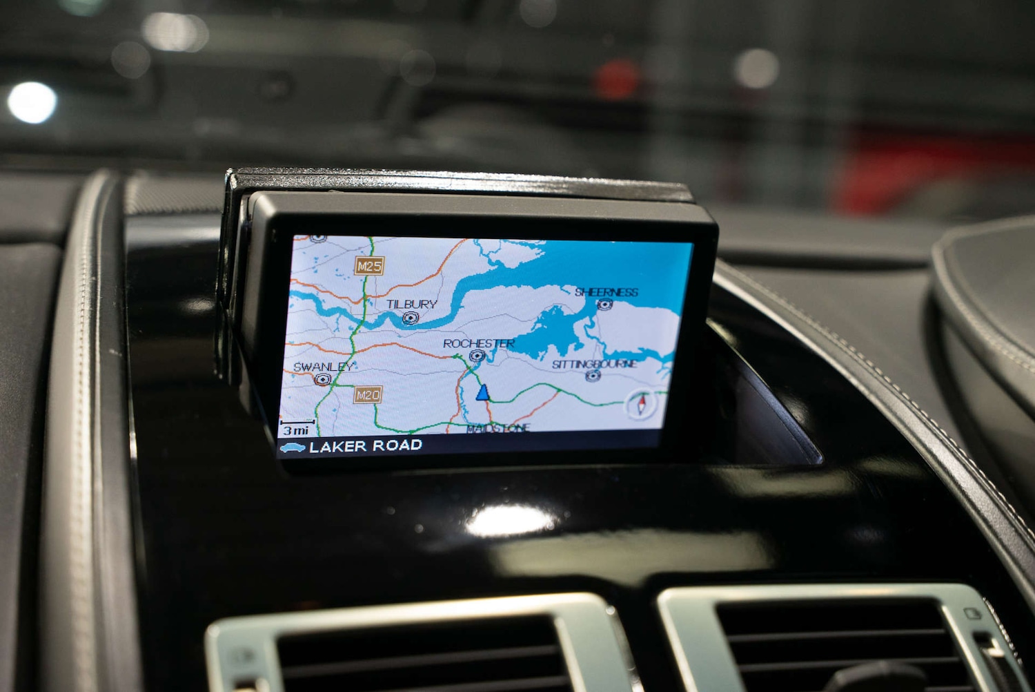 Used Aston Martin DB9 2005 for sale - 77704048: Photo 15