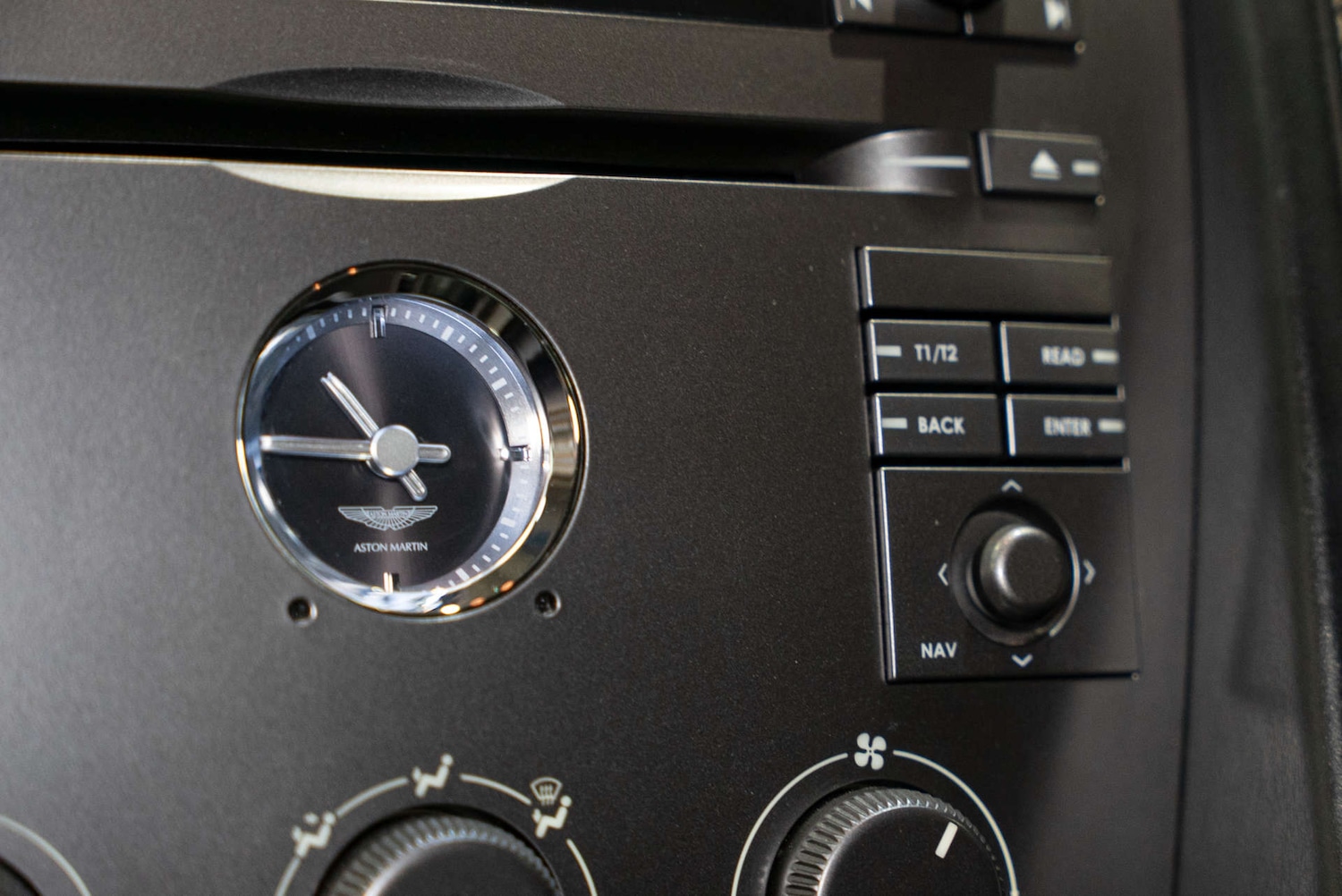 Used Aston Martin DB9 2005 for sale - 77704048: Photo 19