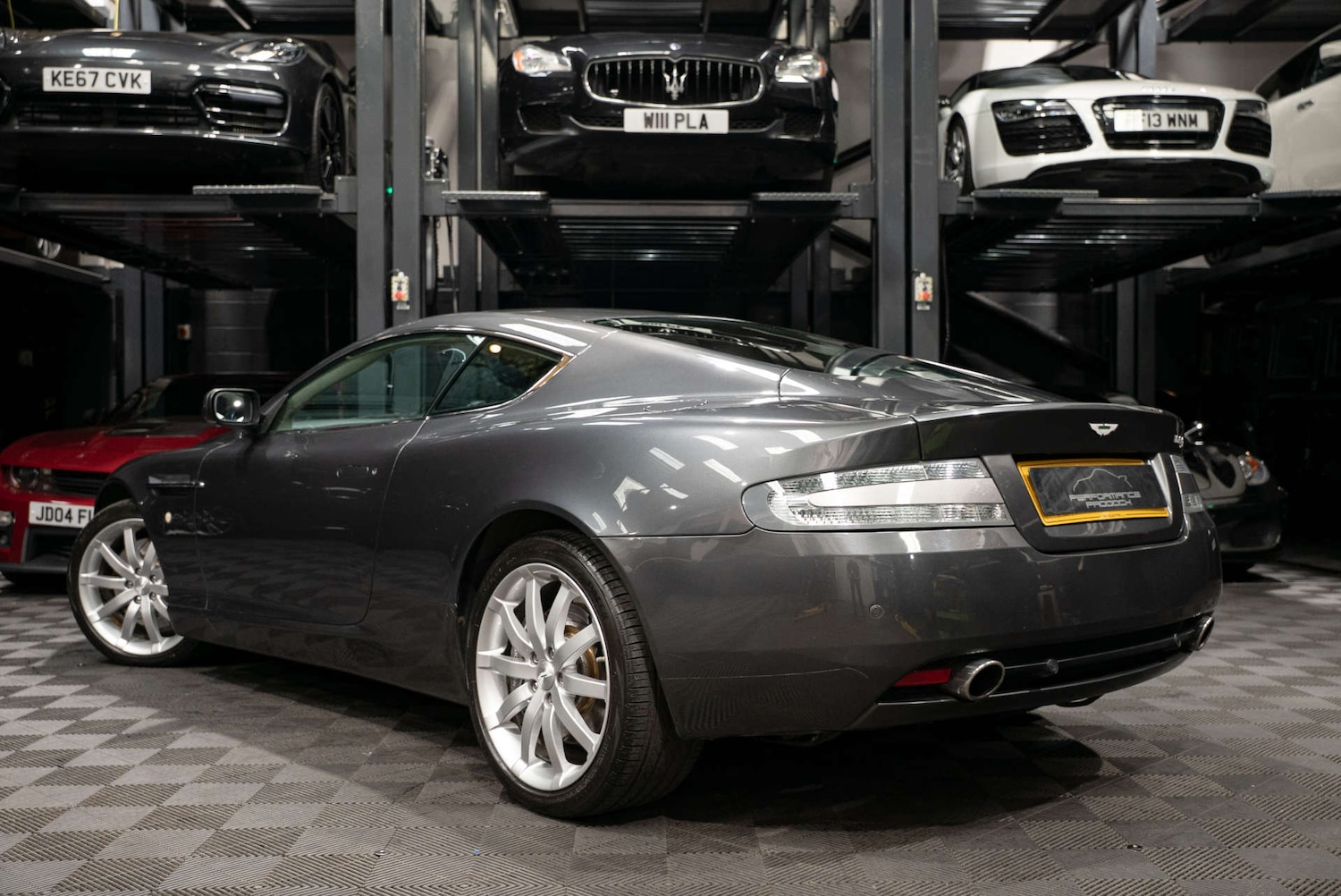 Used Aston Martin DB9 2005 for sale - 77704048: Photo 2
