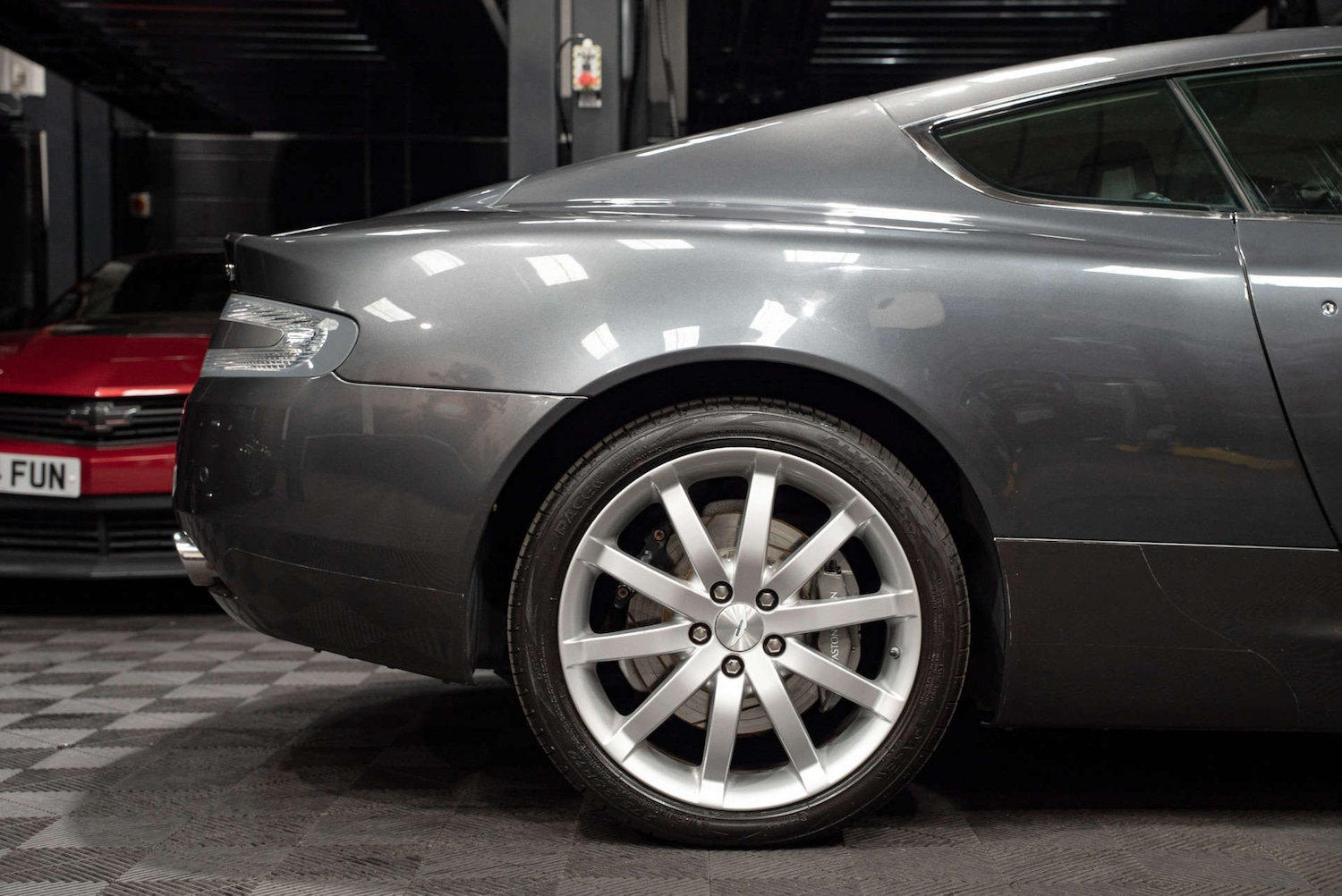 Used Aston Martin DB9 2005 for sale - 77704048: Photo 24