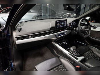 Used Audi RS4 2020 for sale - 79210472: Photo