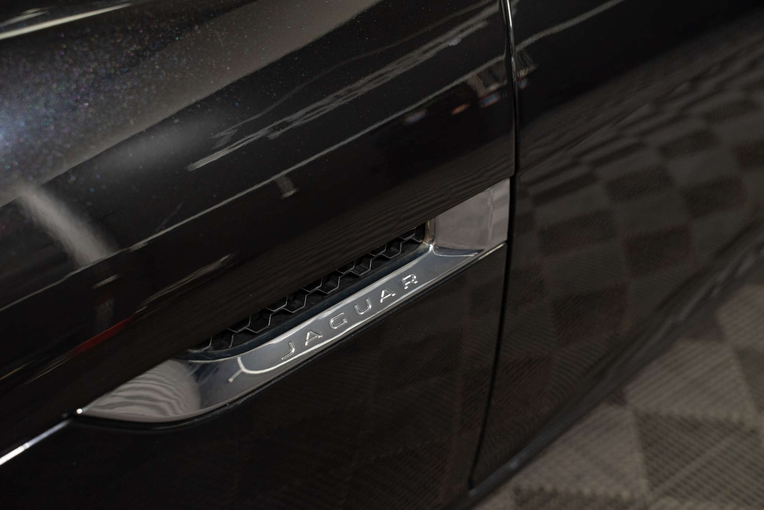 Used Jaguar F-Type 2015 for sale - 77950402: Photo 18