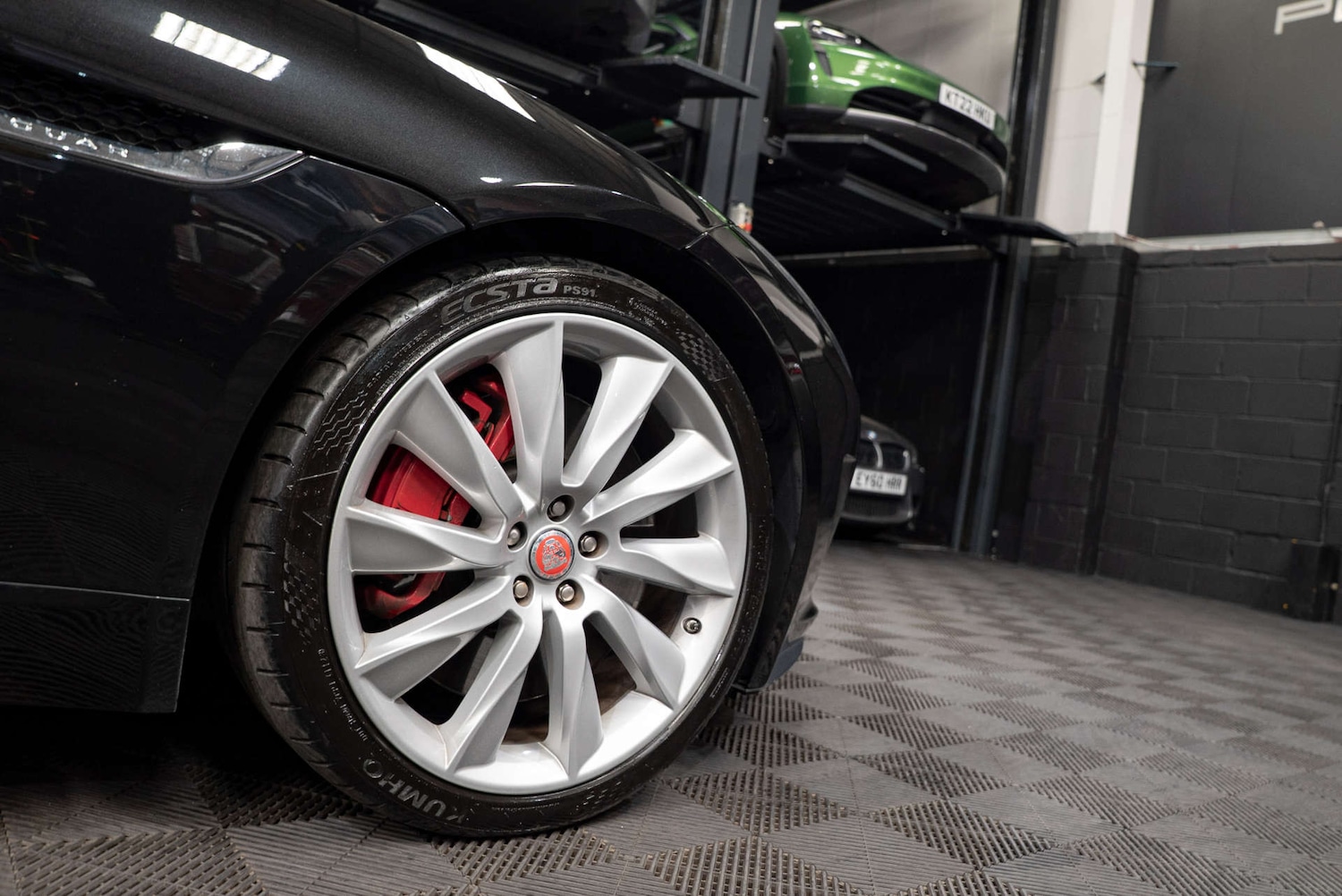 Used Jaguar F-Type 2015 for sale - 77950402: Photo 31