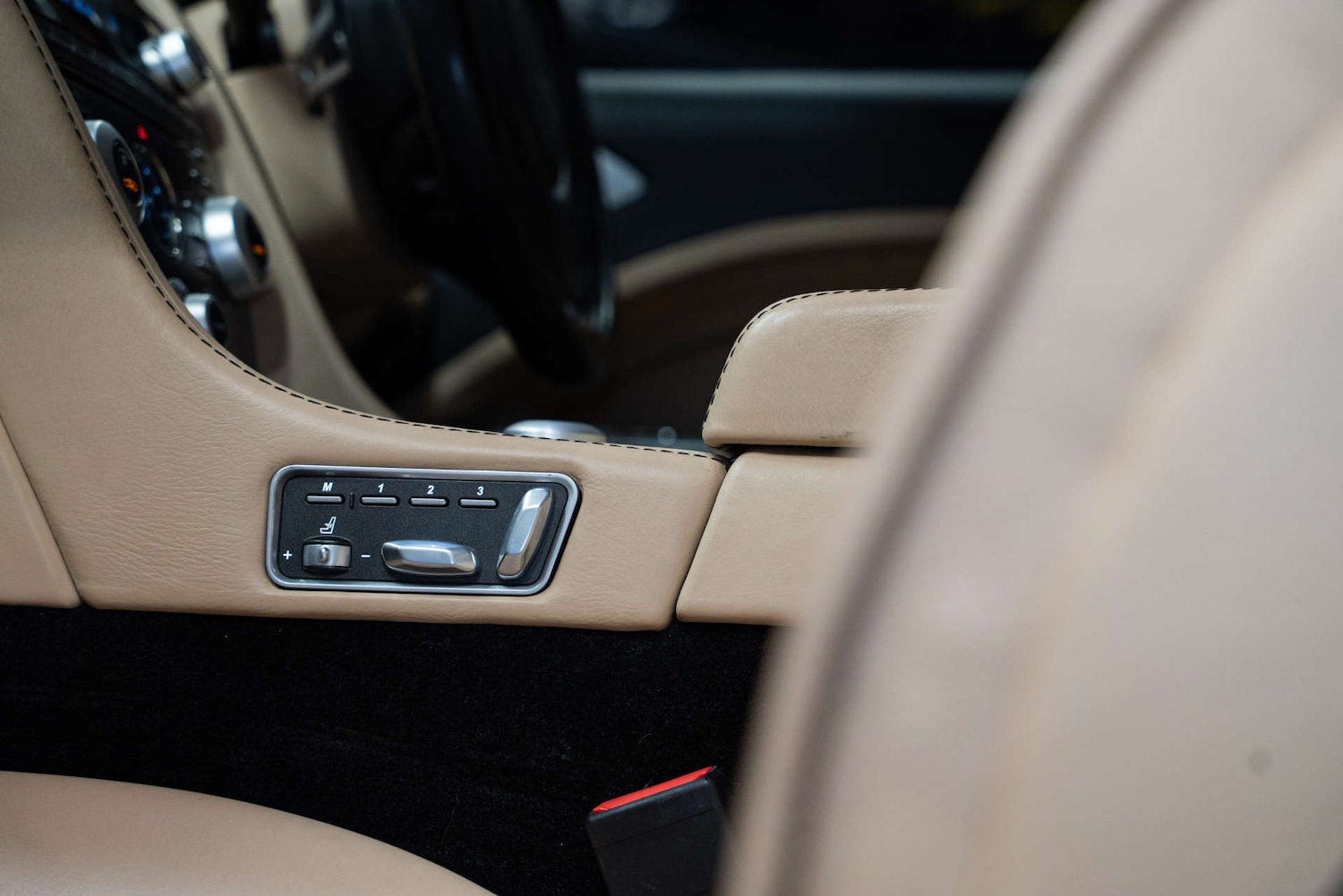 Used Aston Martin Rapide 2011 for sale - 77249065: Photo 14