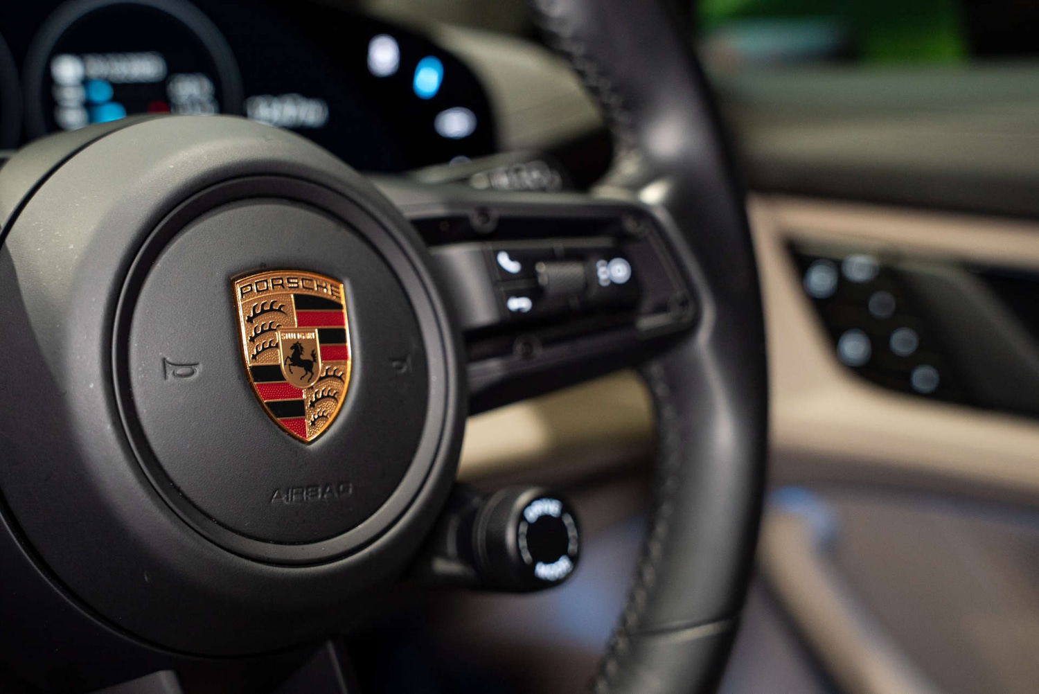 Used Porsche Taycan 2022 for sale - 77249070: Photo 33