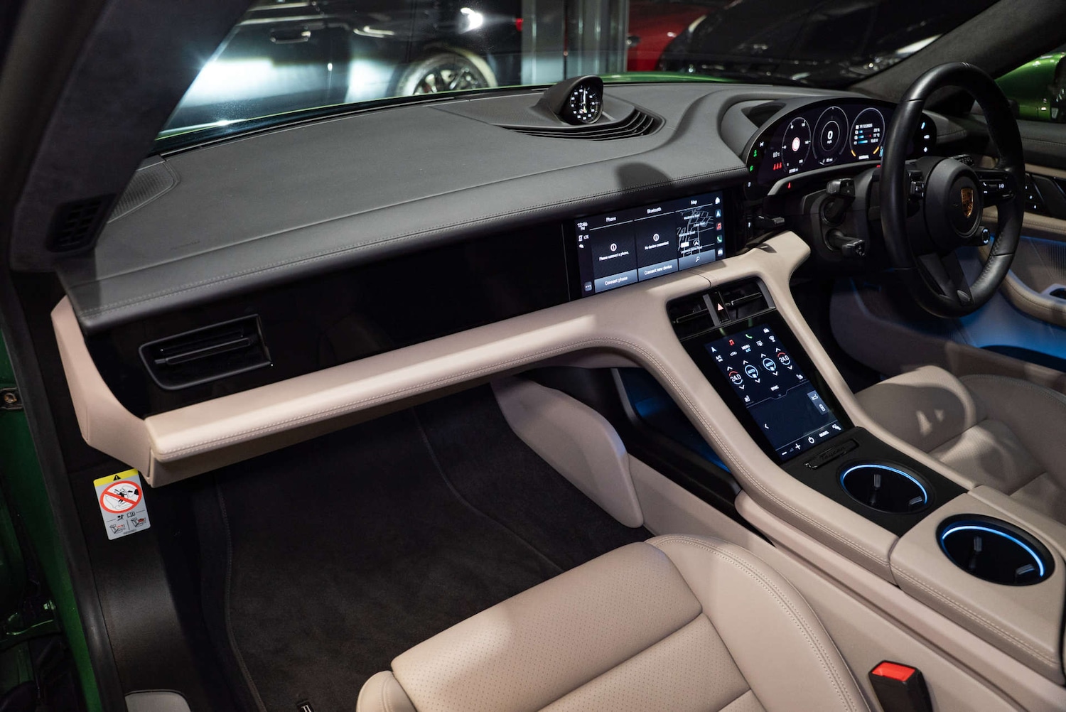 Used Porsche Taycan 2022 for sale - 77249070: Photo 4