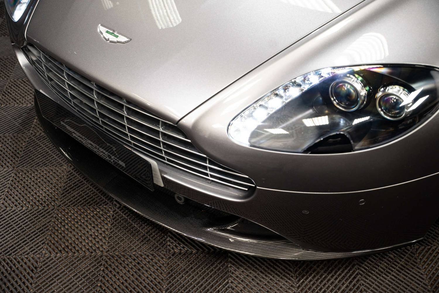Used Aston Martin Vantage 2012 for sale - 77803620: Photo 12