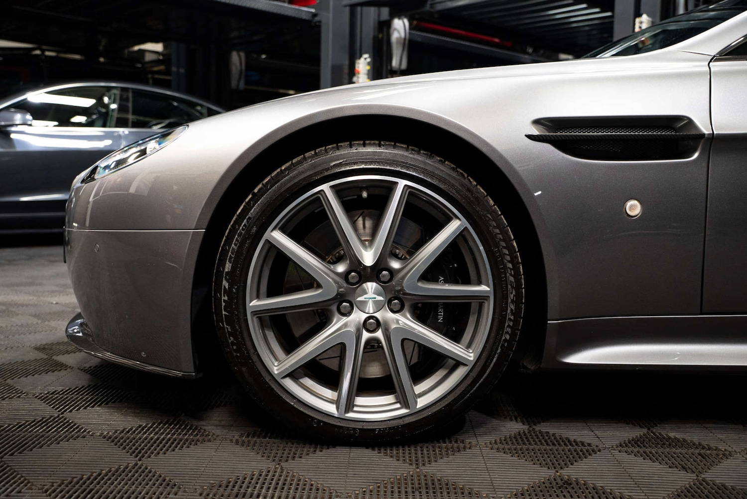 Used Aston Martin Vantage 2012 for sale - 77803620: Photo 18