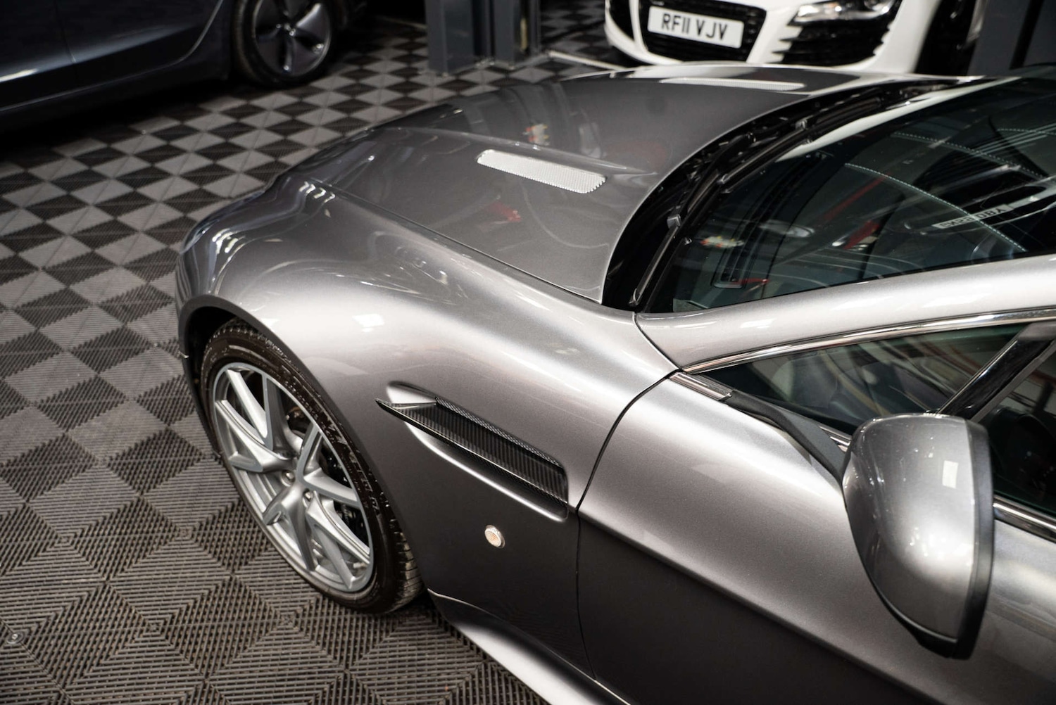 Used Aston Martin Vantage 2012 for sale - 77803620: Photo 20