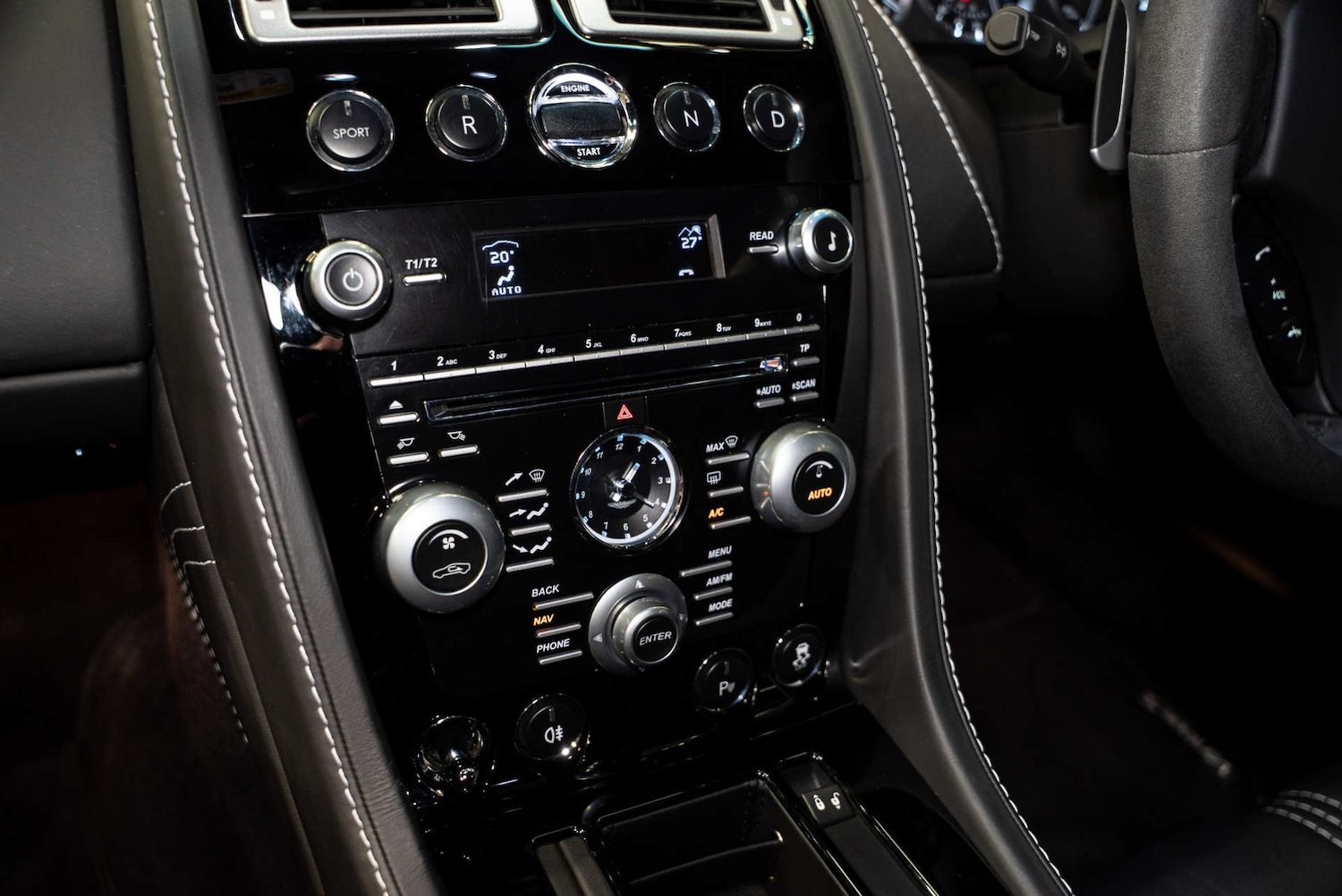 Used Aston Martin Vantage 2012 for sale - 77803620: Photo 24