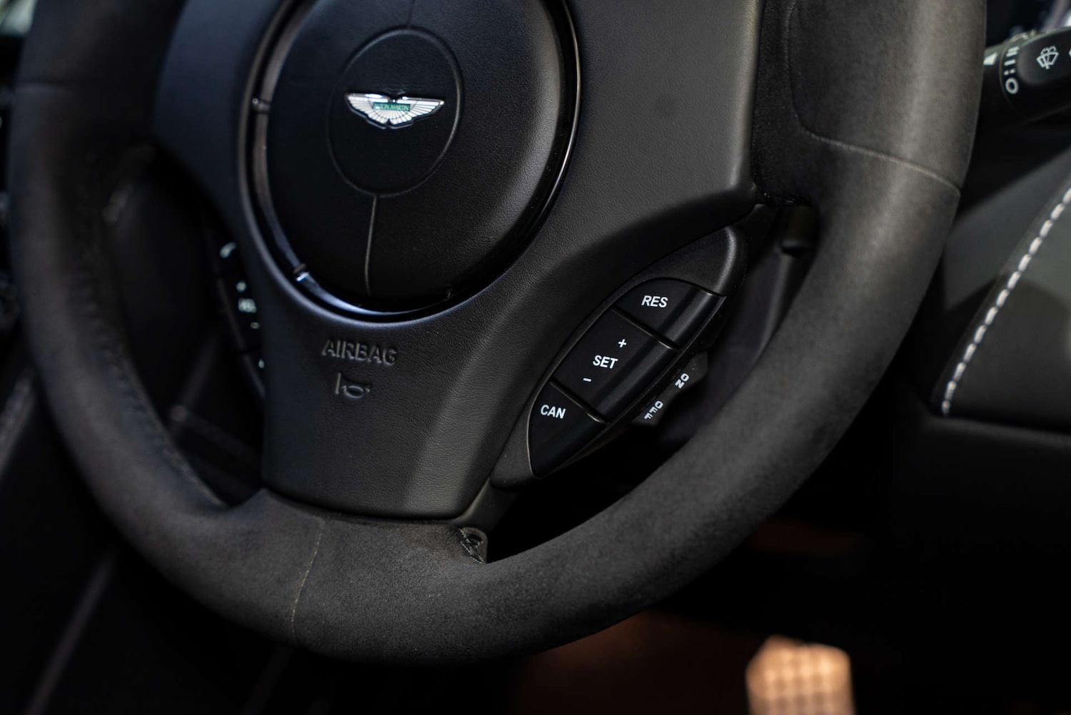 Used Aston Martin Vantage 2012 for sale - 77803620: Photo 28