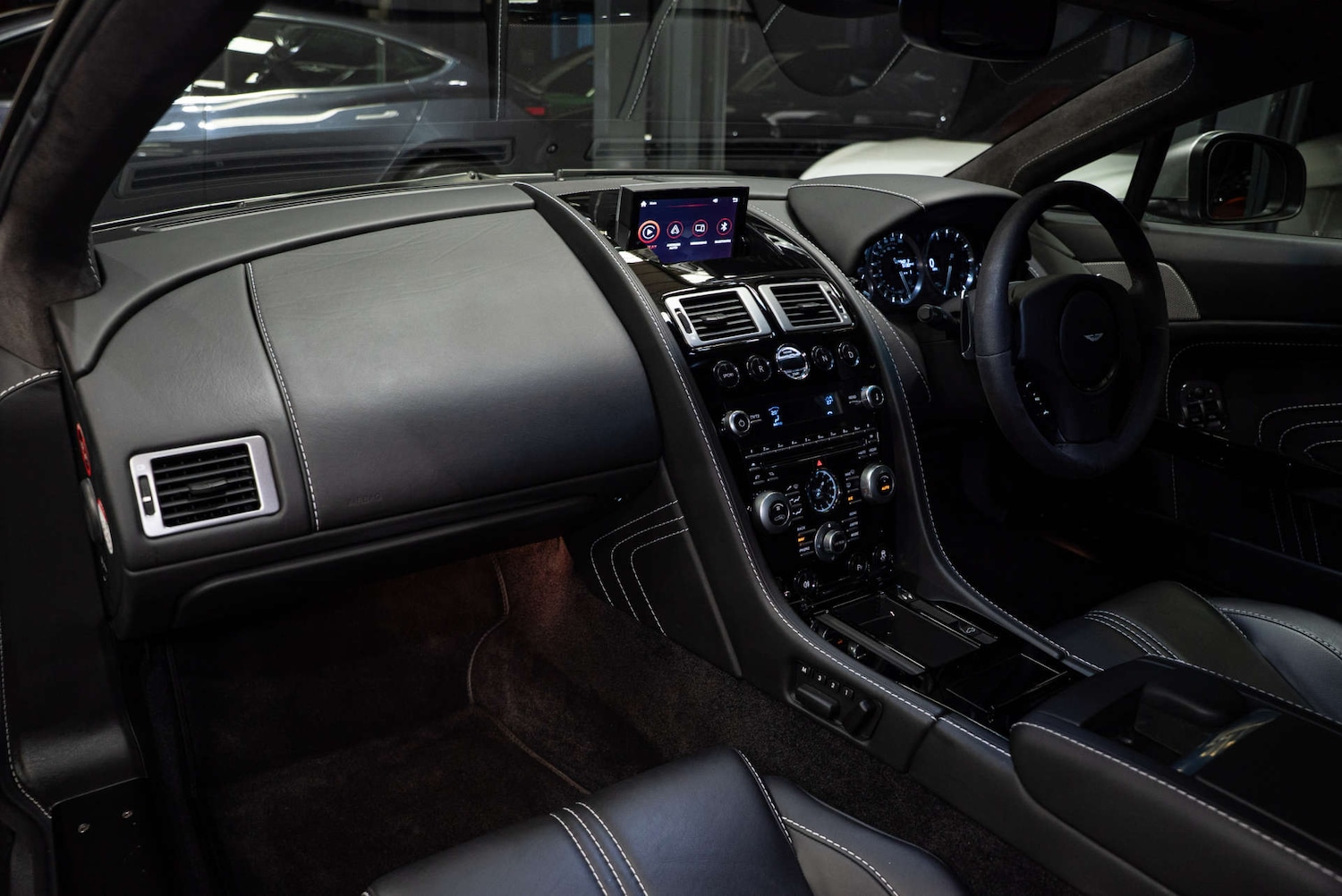 Used Aston Martin Vantage 2012 for sale - 77803620: Photo 3