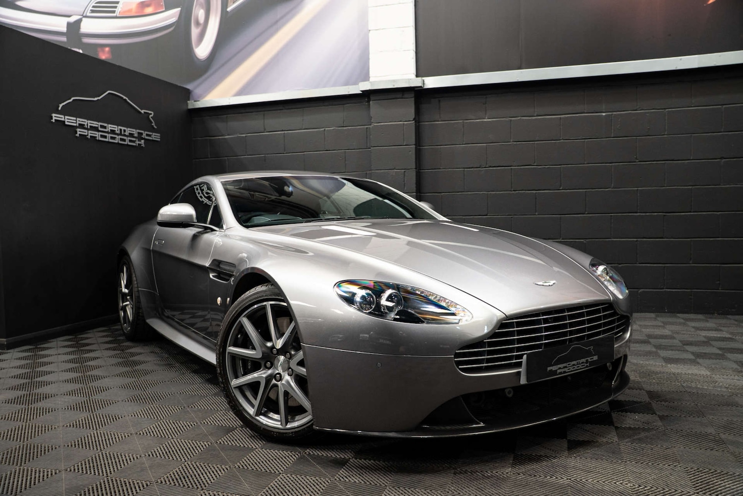 Used Aston Martin Vantage 2012 for sale - 77803620: Photo 5