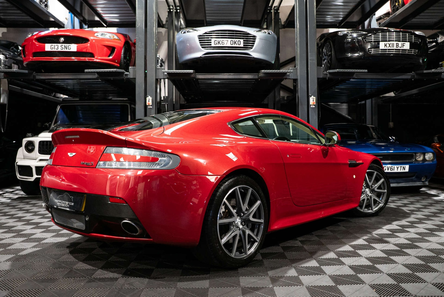 Used Aston Martin Vantage 2012 for sale - 77249076: Photo 10