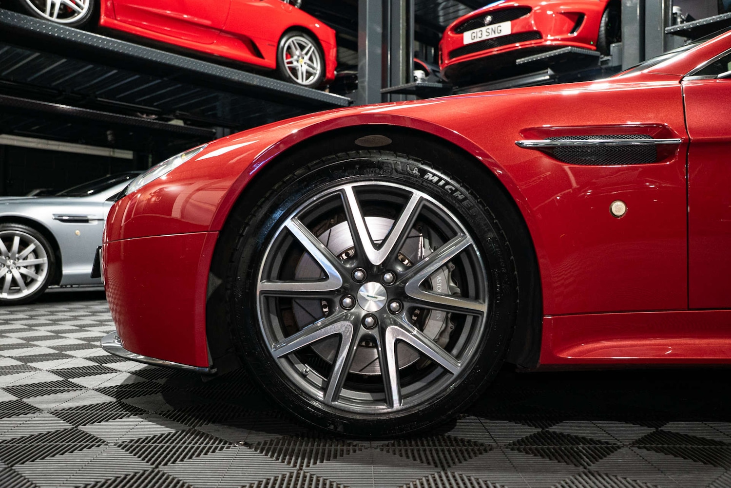 Used Aston Martin Vantage 2012 for sale - 77249076: Photo 16