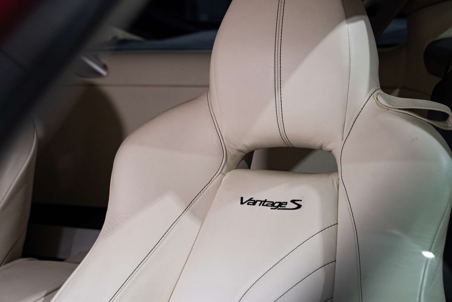 Used Aston Martin Vantage 2012 for sale - 77249076: Photo 17