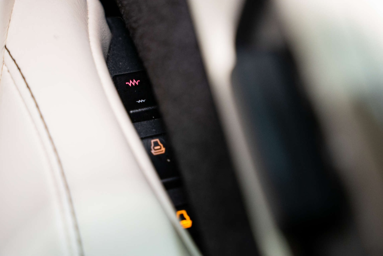 Used Aston Martin Vantage 2012 for sale - 77249076: Photo 29