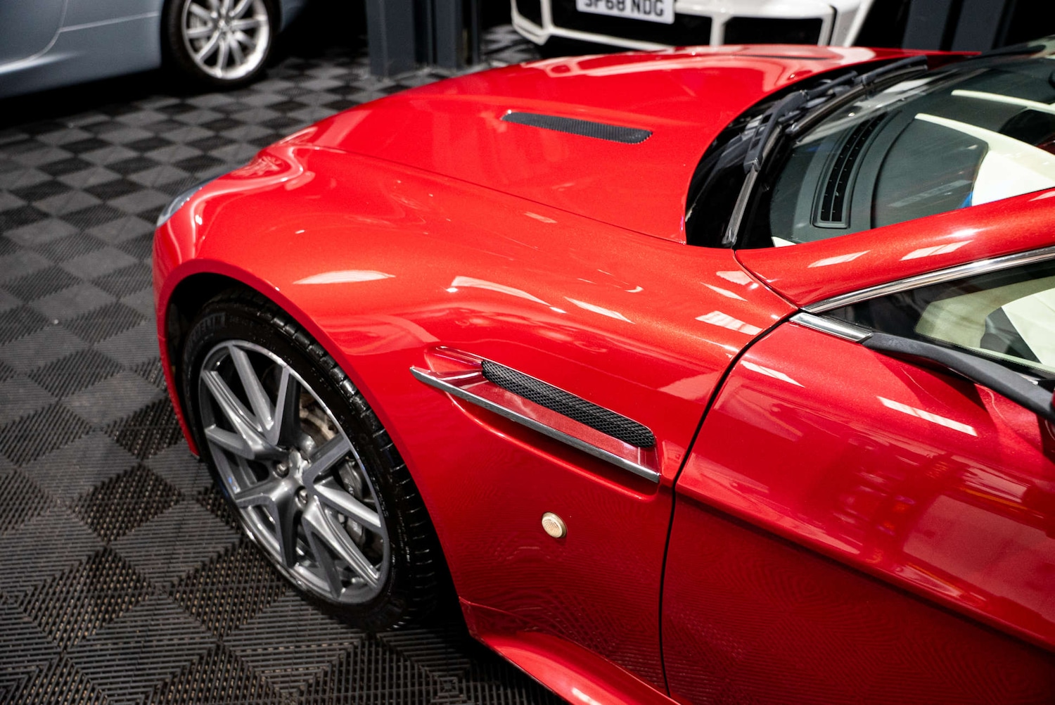 Used Aston Martin Vantage 2012 for sale - 77249076: Photo 30