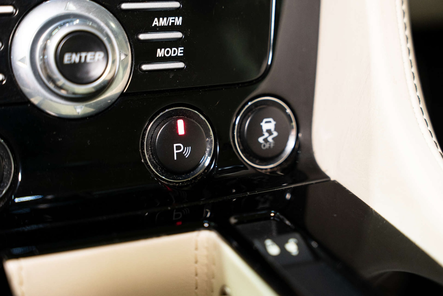 Used Aston Martin Vantage 2012 for sale - 77249076: Photo 33