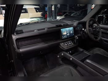 Used Land Rover Defender 2021 for sale - 79718900: Photo