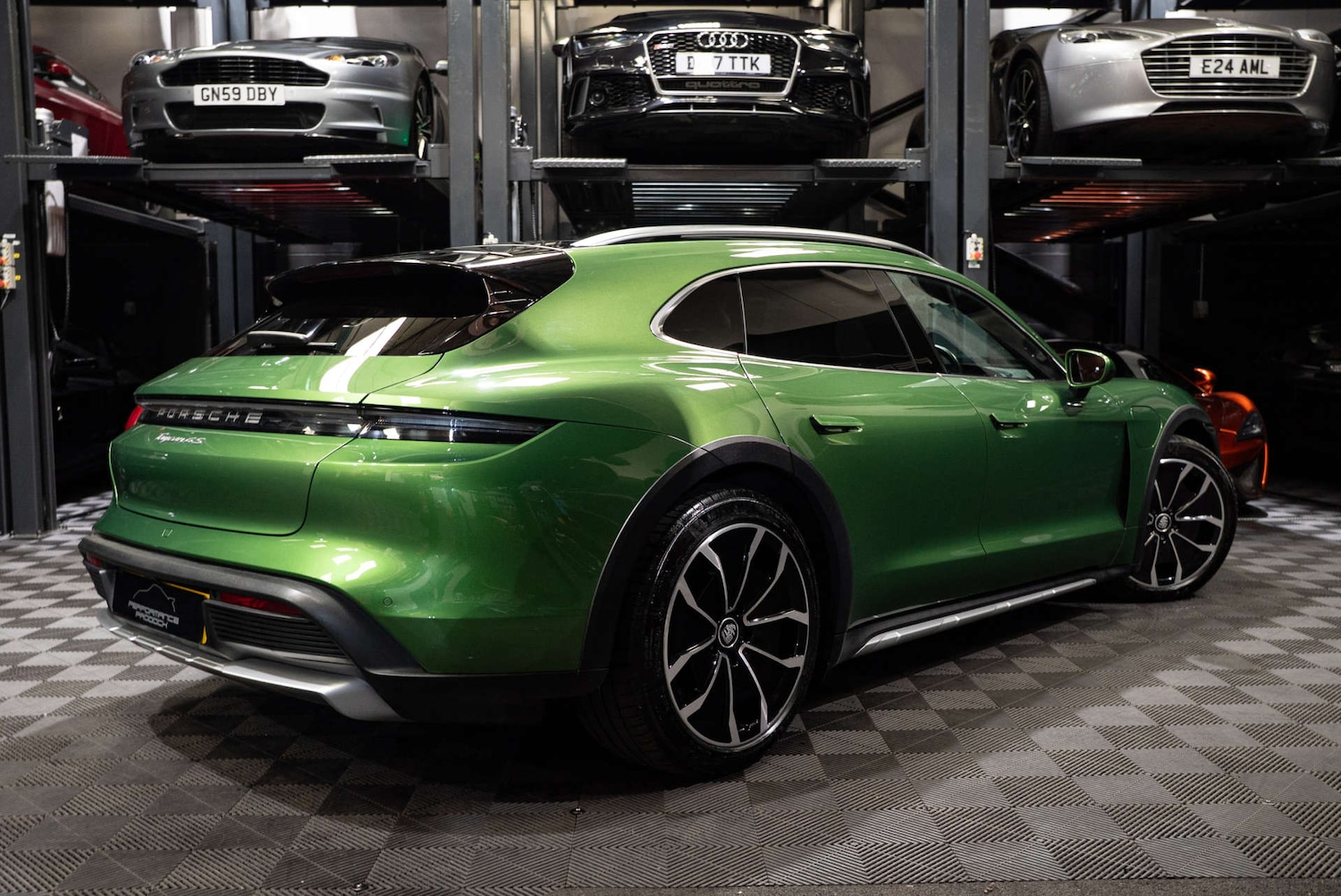 Used Porsche Taycan 2022 for sale - 77775457: Photo 10