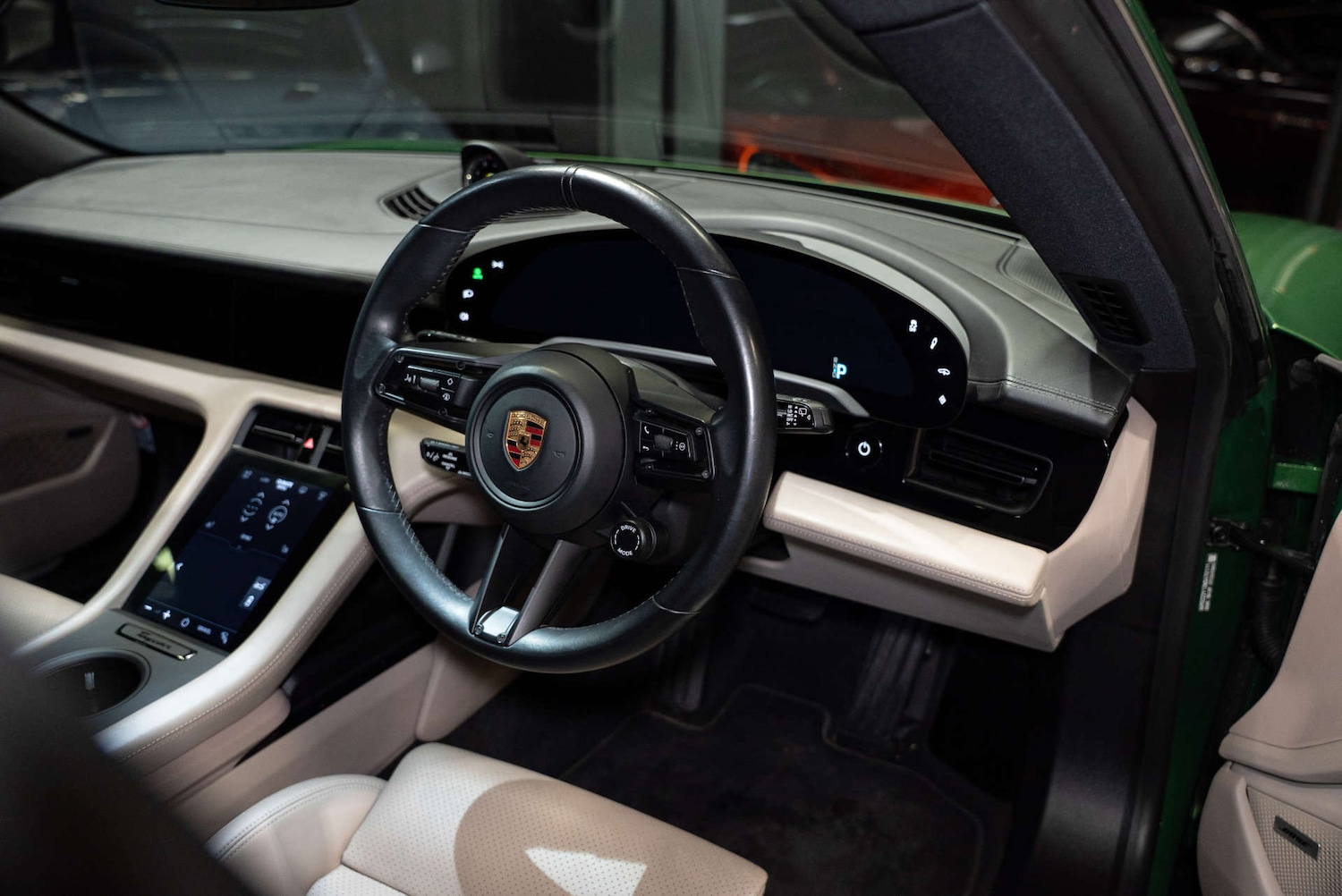 Used Porsche Taycan 2022 for sale - 77775457: Photo 11