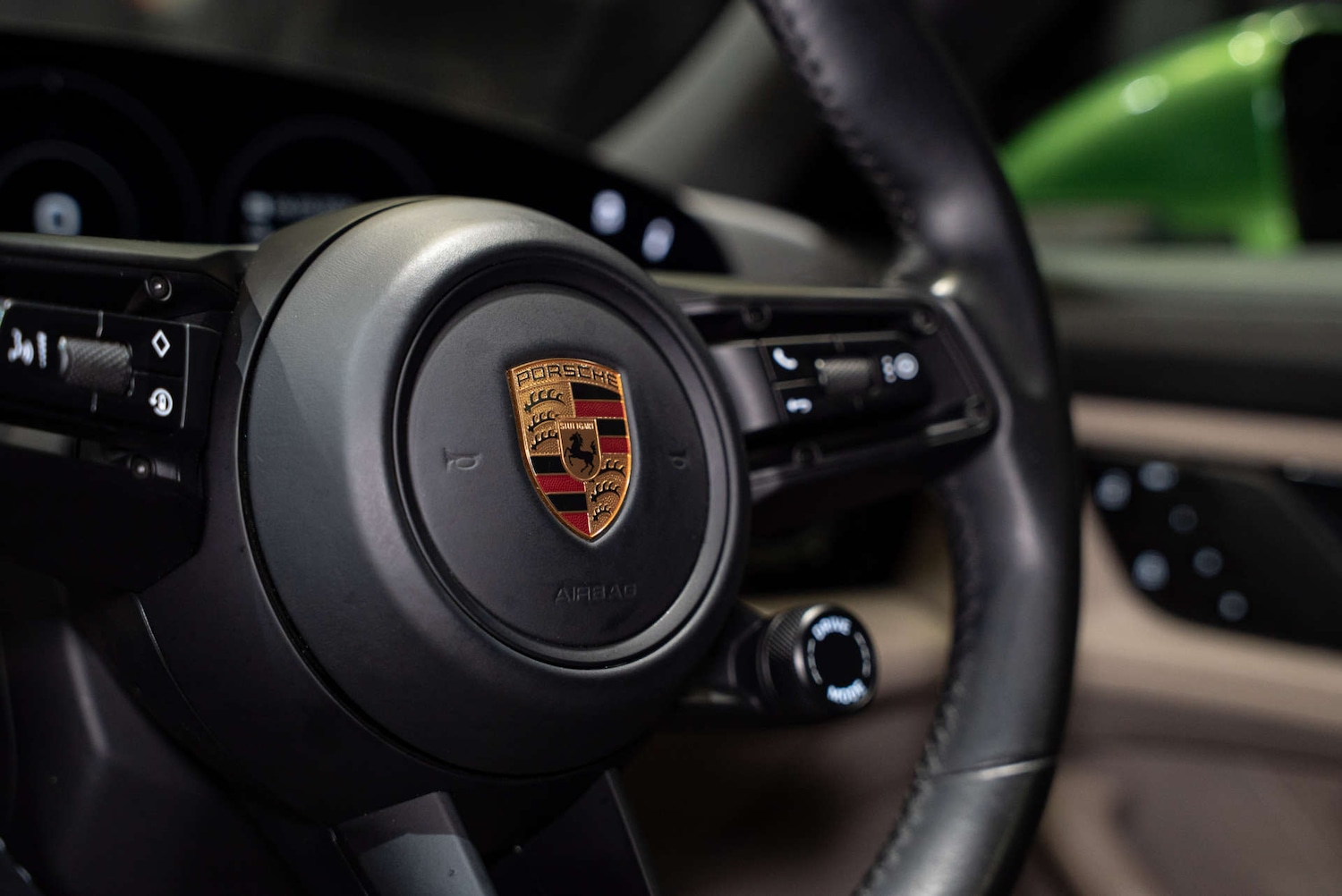 Used Porsche Taycan 2022 for sale - 77775457: Photo 25