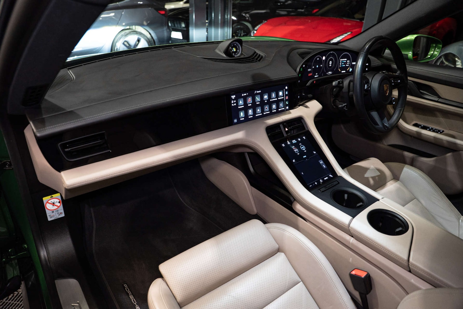 Used Porsche Taycan 2022 for sale - 77775457: Photo 3