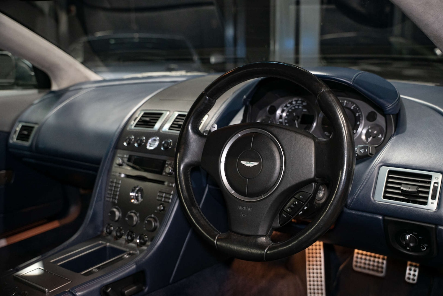 Used Aston Martin DB9 2004 for sale - 77249060: Photo 11