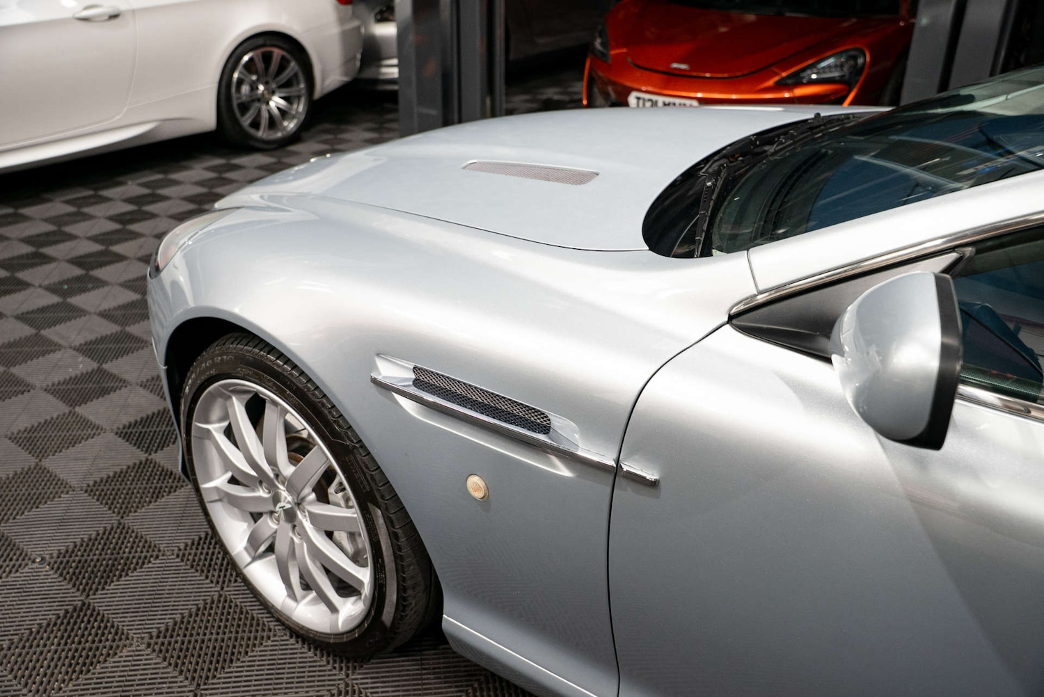 Used Aston Martin DB9 2004 for sale - 77249060: Photo 19