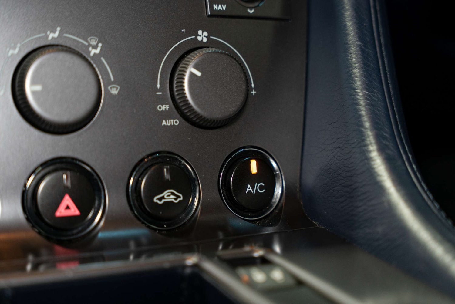 Used Aston Martin DB9 2004 for sale - 77249060: Photo 22