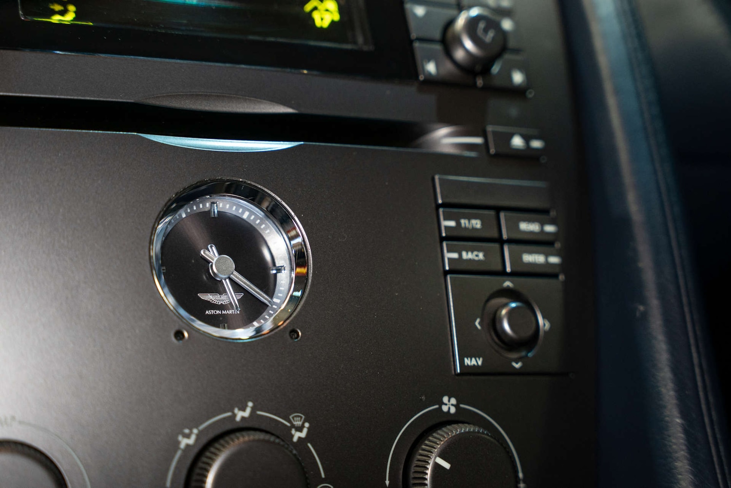 Used Aston Martin DB9 2004 for sale - 77249060: Photo 25