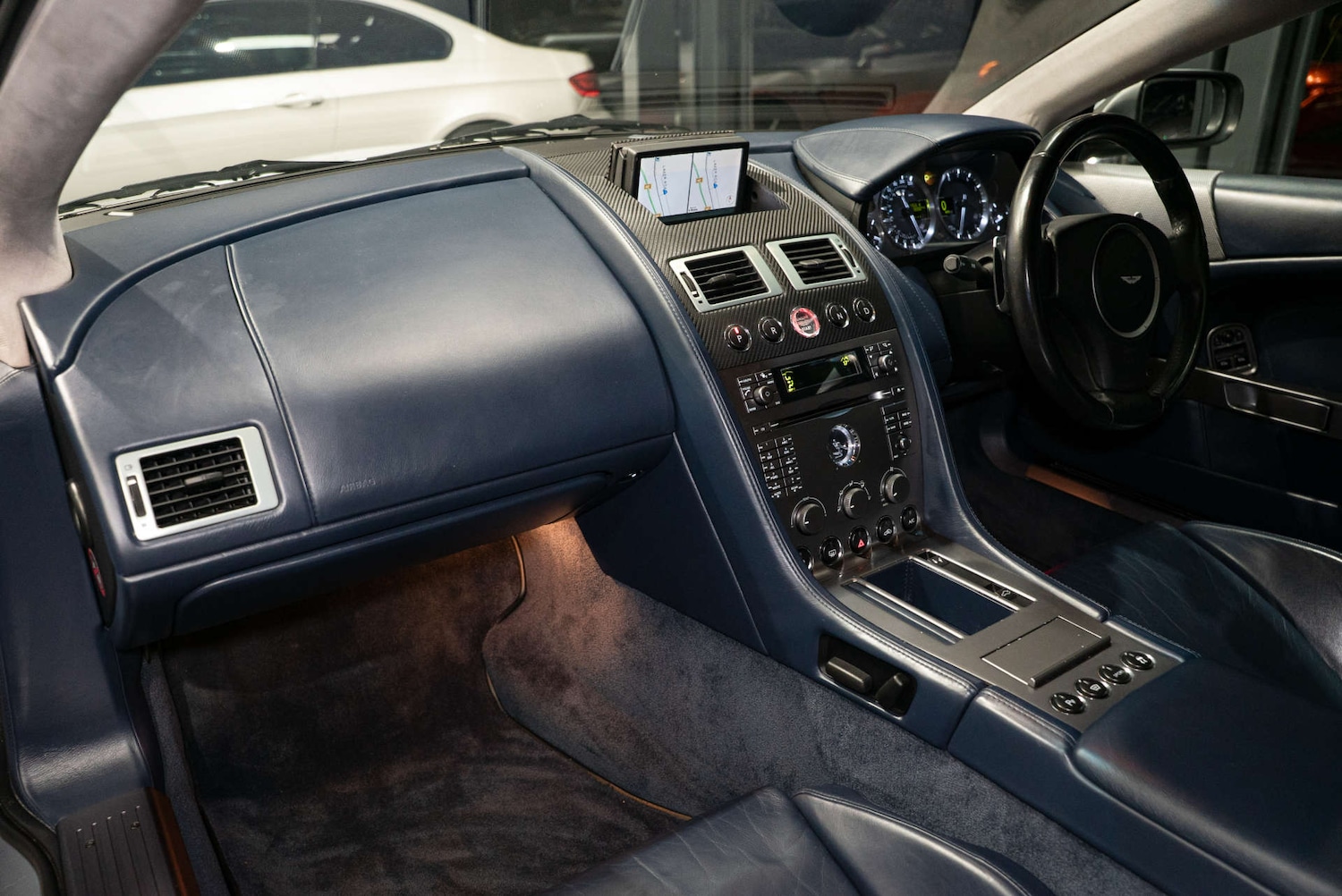 Used Aston Martin DB9 2004 for sale - 77249060: Photo 4