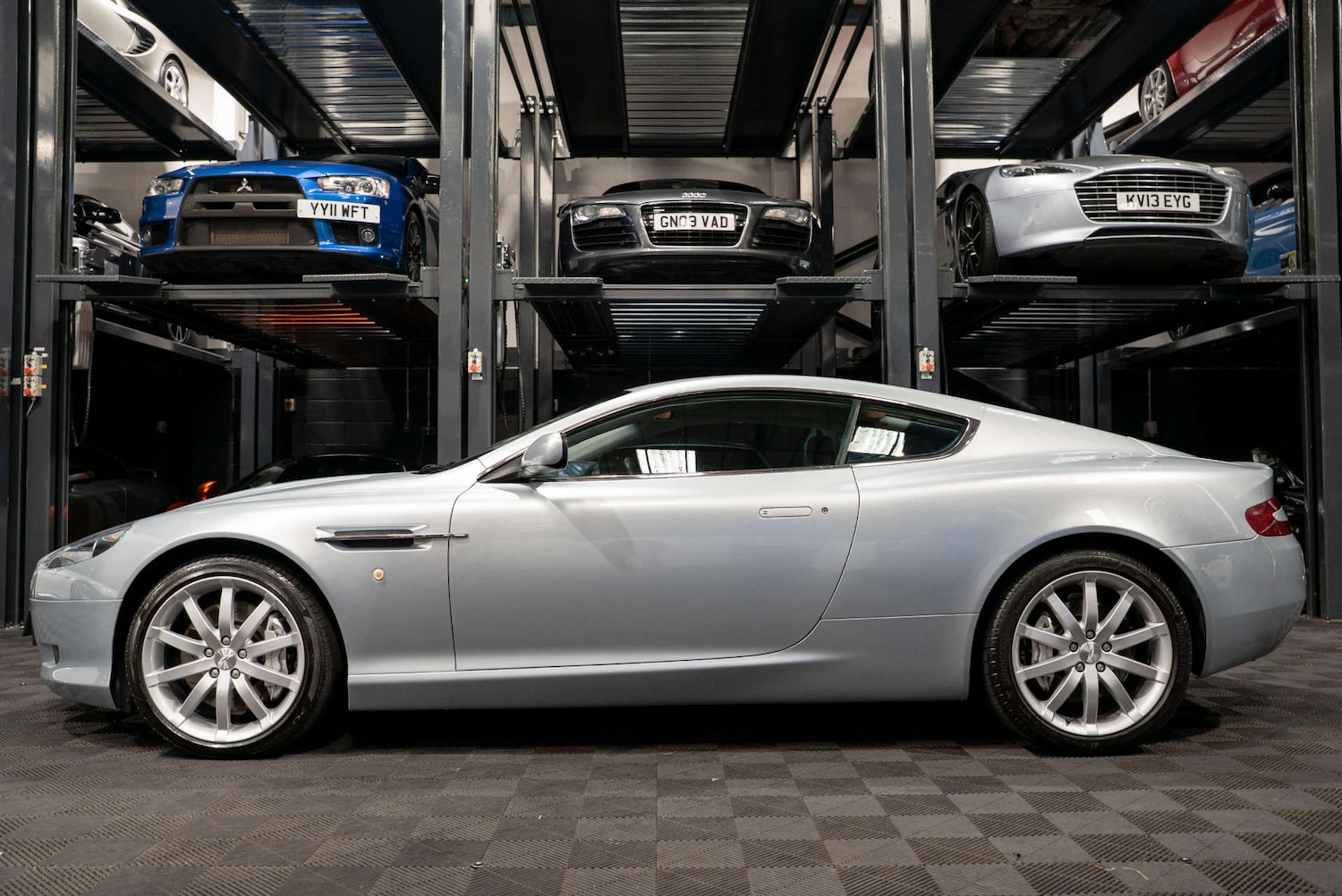 Used Aston Martin DB9 2004 for sale - 77249060: Photo 9