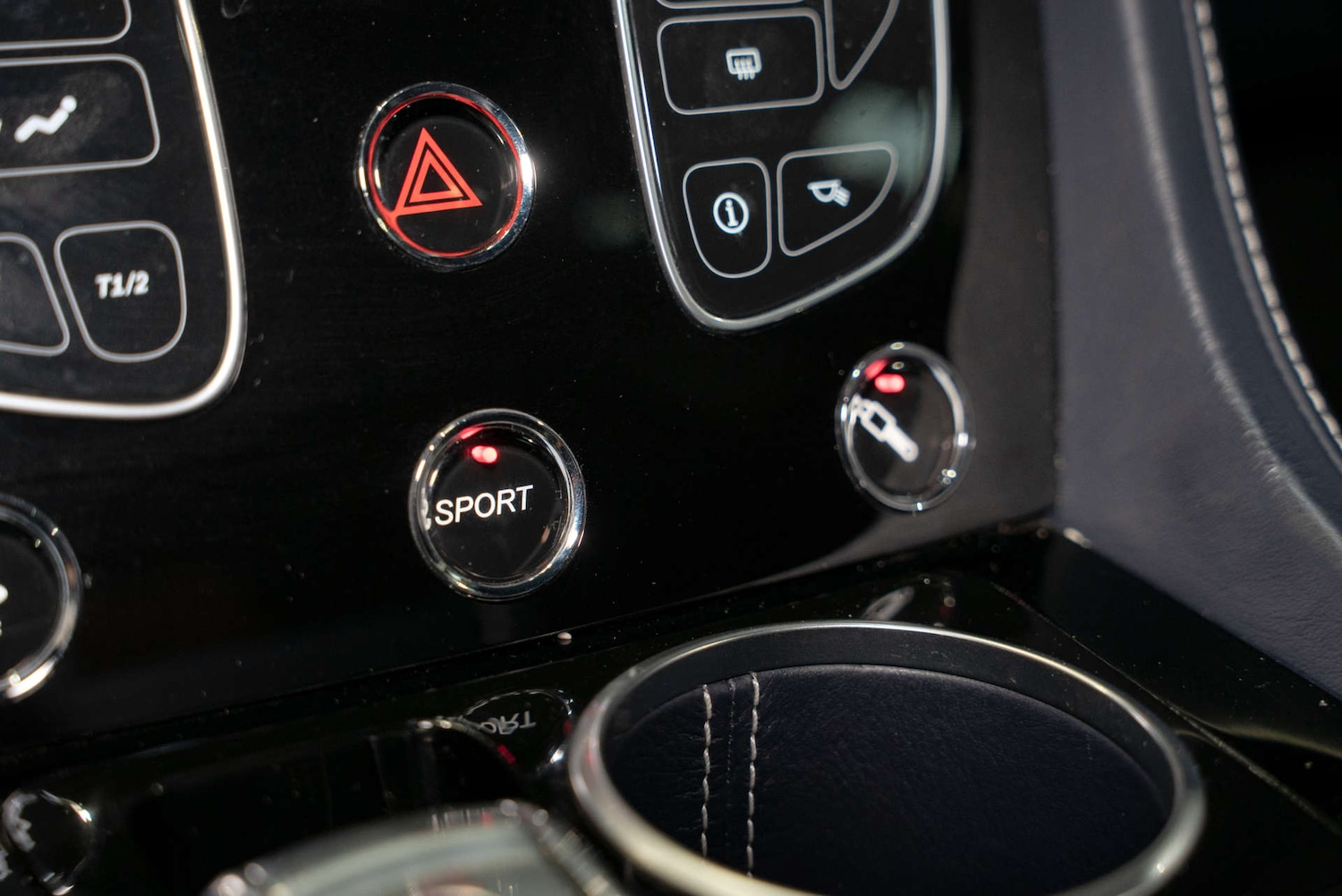 Used Aston Martin Rapide 2017 for sale - 77606784: Photo 24