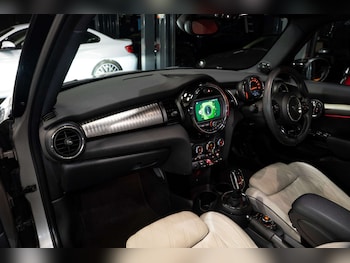 Used MINI Hatch 2019 for sale - 79461071: Photo