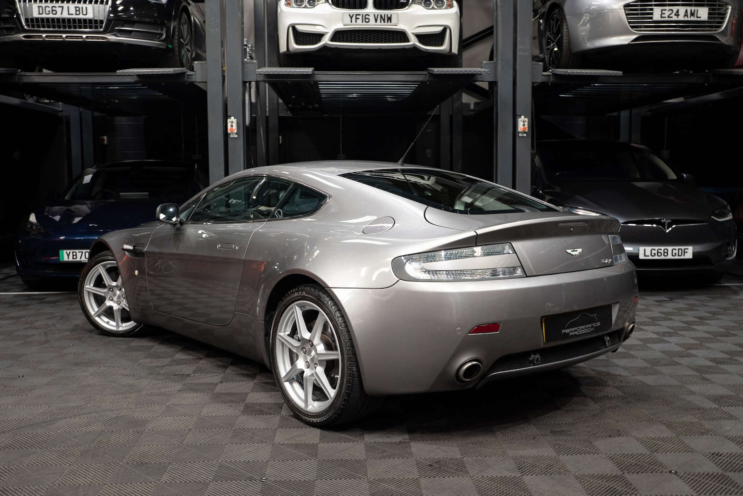 Used Aston Martin Vantage 2006 for sale - 78154417: Photo 2