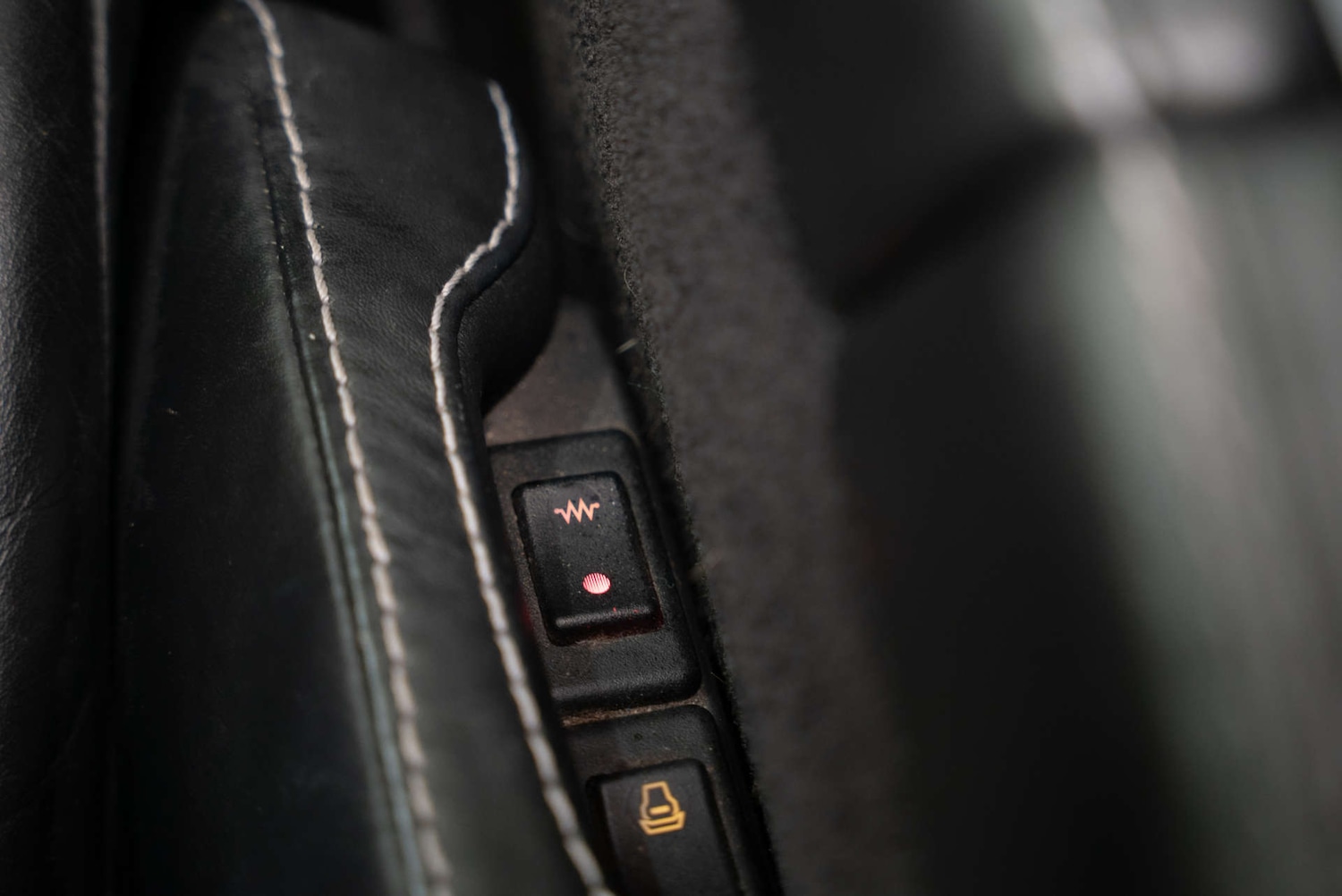 Used Aston Martin Vantage 2006 for sale - 78154417: Photo 25