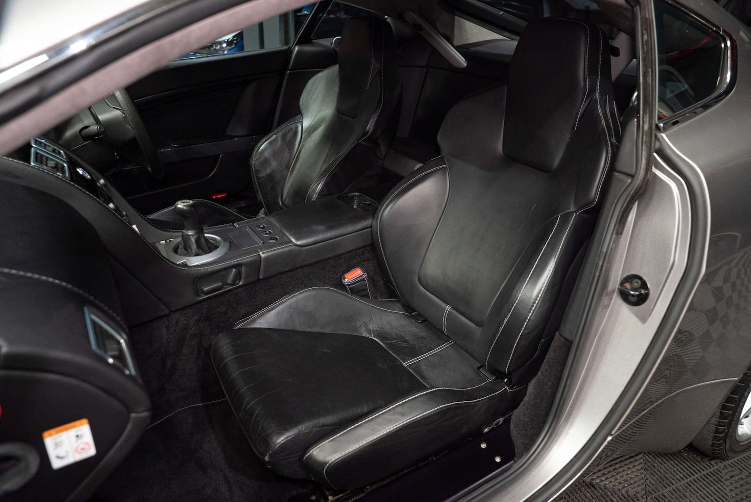 Used Aston Martin Vantage 2006 for sale - 78154417: Photo 3