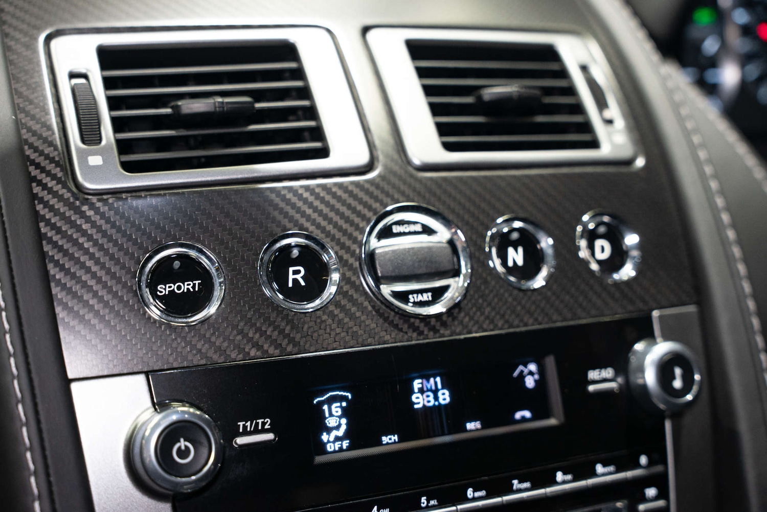 Used Aston Martin Vantage 2014 for sale - 77288531: Photo 12