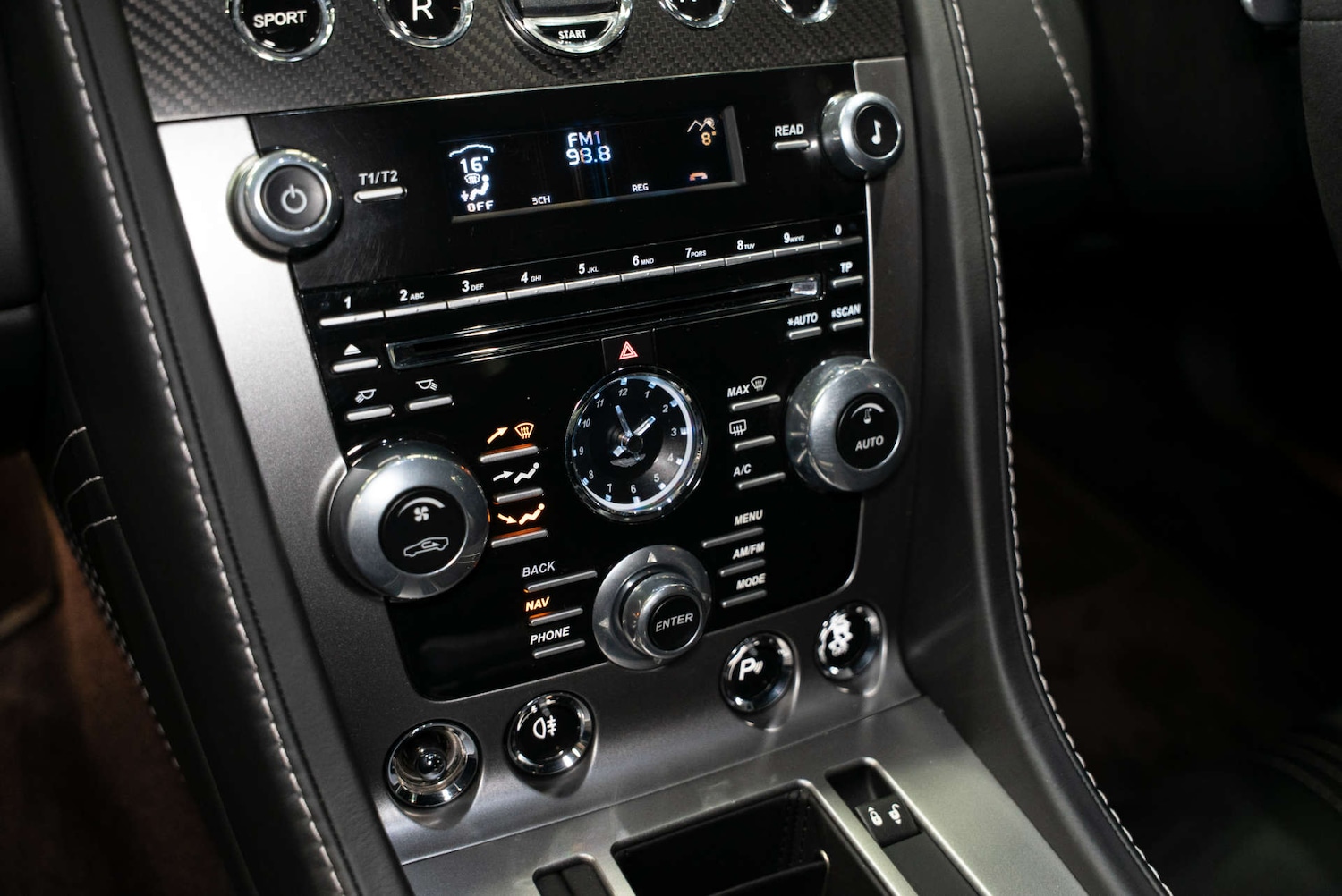 Used Aston Martin Vantage 2014 for sale - 77288531: Photo 25