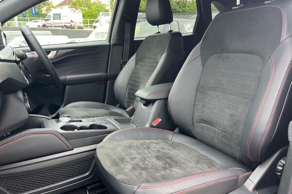 Used Ford Kuga 2023 for sale - 75463108: Photo 19