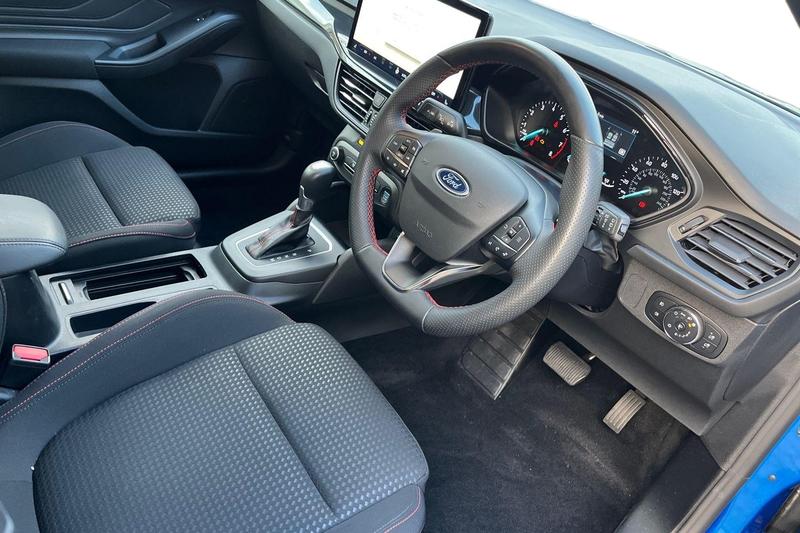 Used Ford Focus 2023 for sale - 76415918: Photo 9