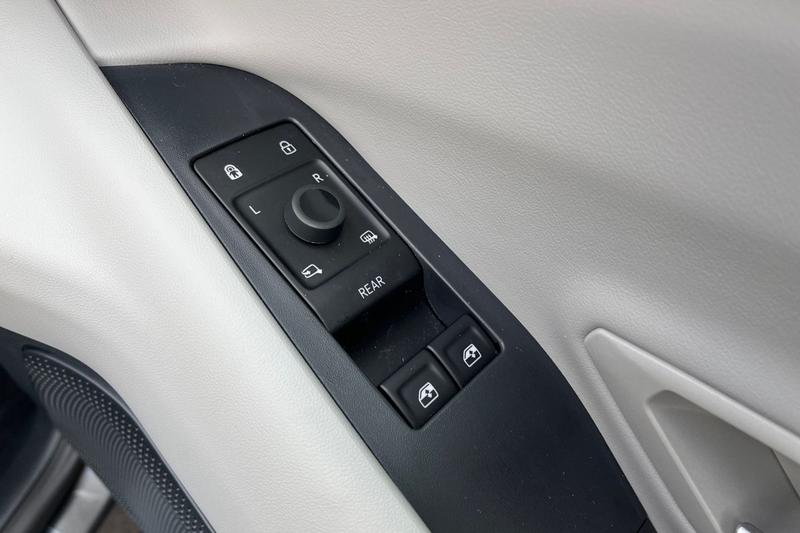 Used Ford Explorer 2025 for sale - 76931281: Photo 16