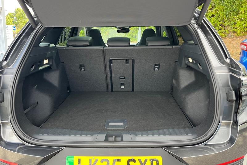 Used Ford Explorer 2025 for sale - 76931281: Photo 21