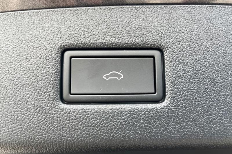 Used Ford Explorer 2025 for sale - 76931281: Photo 38