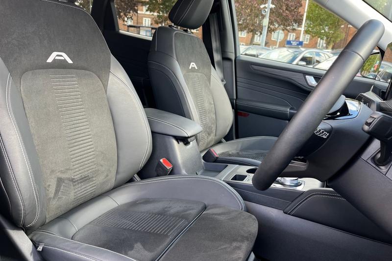 Used Ford Kuga 2025 for sale - 76452834: Photo 17